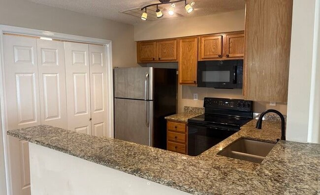 Photo - 319 Waters Edge Ln