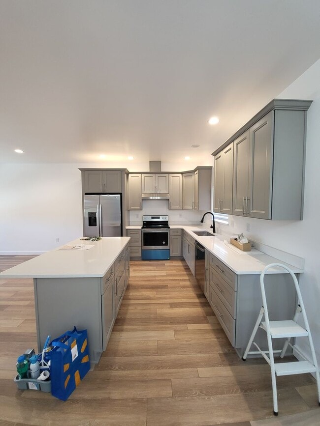 Photo - 683 Bryden Ave