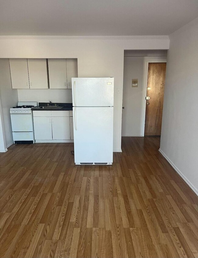 Photo - 2610 W Berwyn Ave