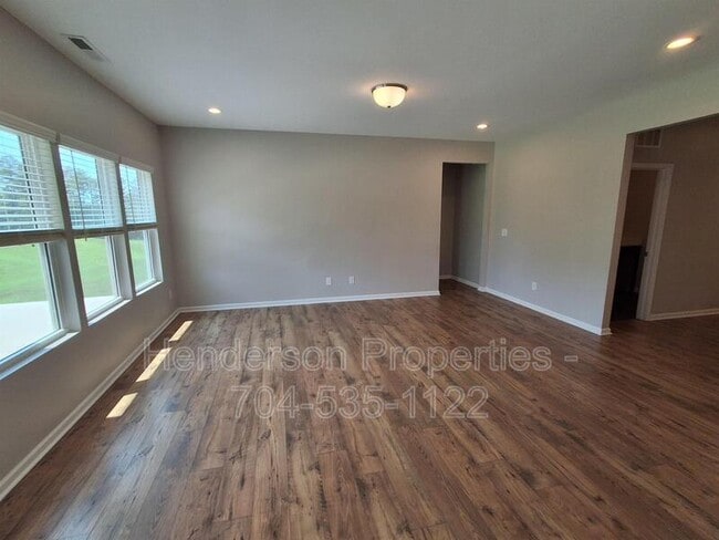 201 Old Harbor Dr