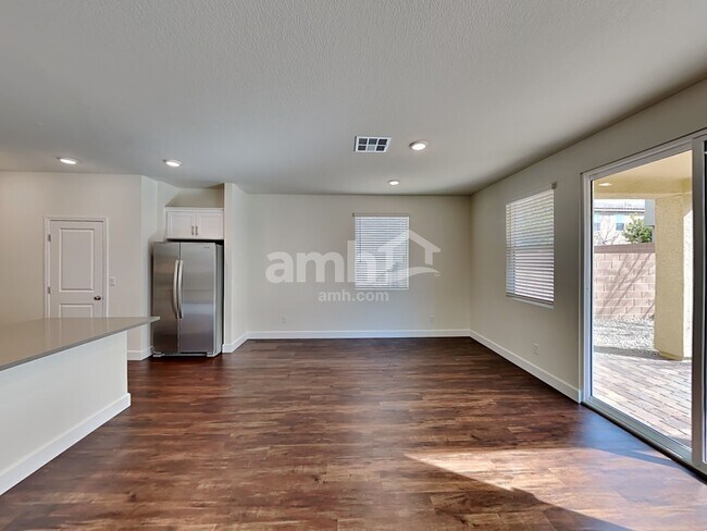 Photo - 567 Lotus Land Avenue