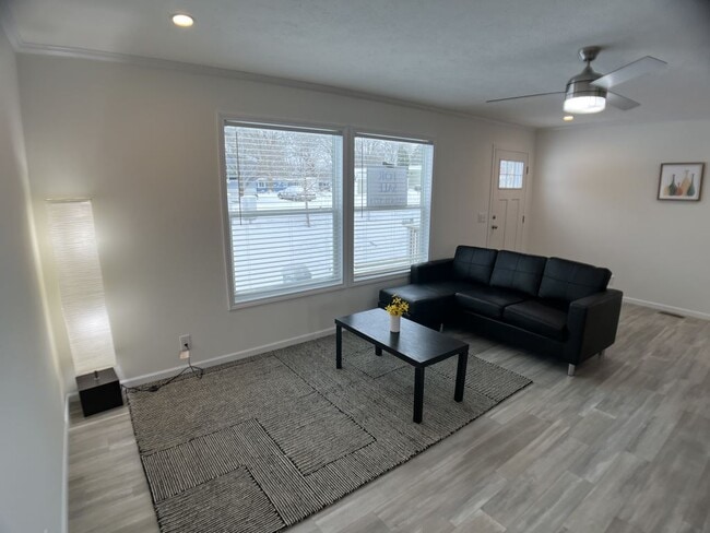 Photo - 7155 126th St W