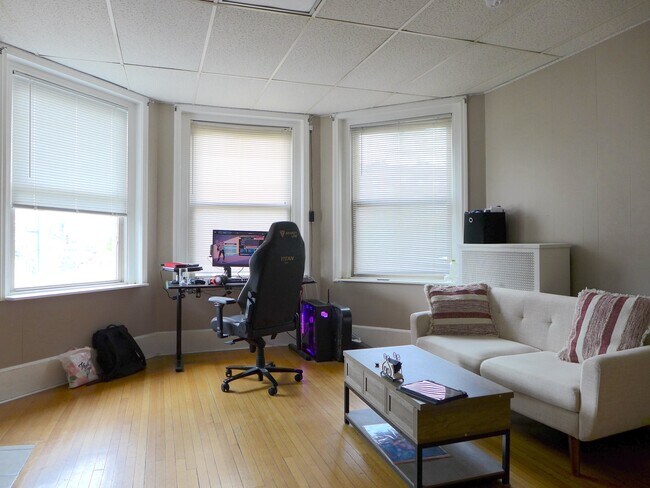 Photo - 7 Buswell St Apartment