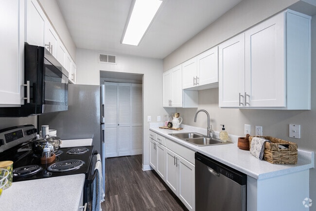 Interior Photo - Royal Ridge