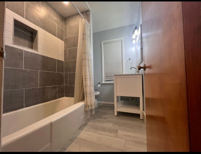 Photo - 13770 Cedar Rd Unidad Lower