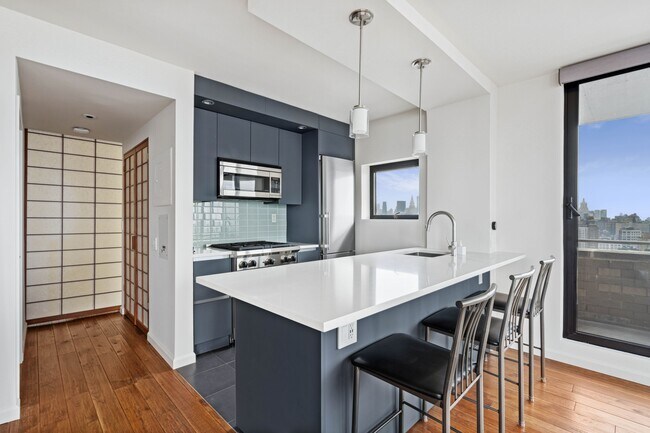Photo - 140 Charles St