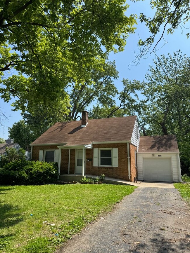 Building Photo - Indianapolis West side - 4 BR home