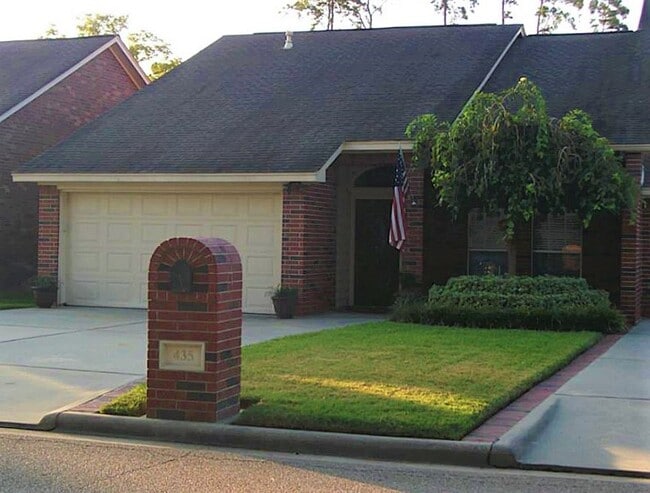 Building Photo - 435 N Rivershire Dr Rental