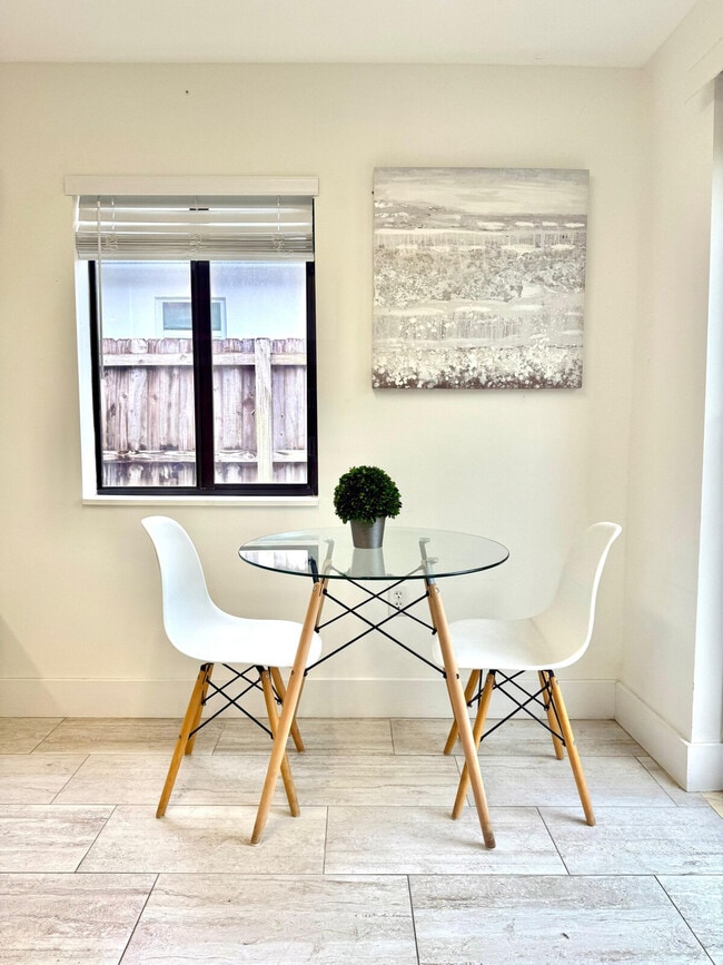 Photo - 1323 SW 22nd Ave Unit ID1407045P