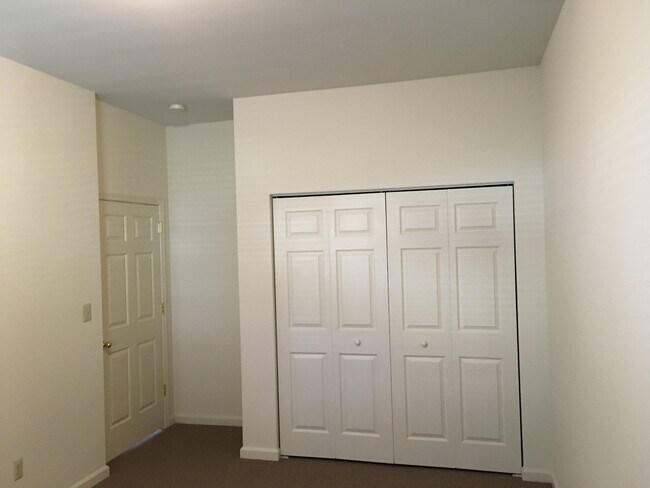 Photo - 1165 Main St