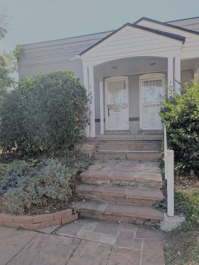 1038 E 4th Ave