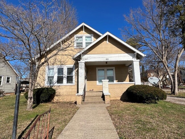 Photo - 416 W 16th St