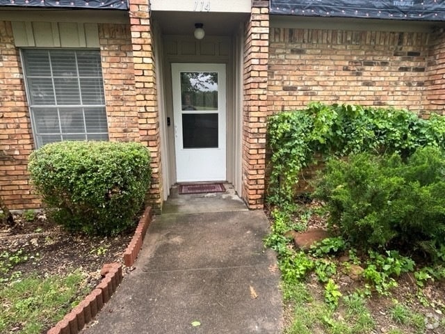 Building Photo - 114 Meadow View Dr Rental