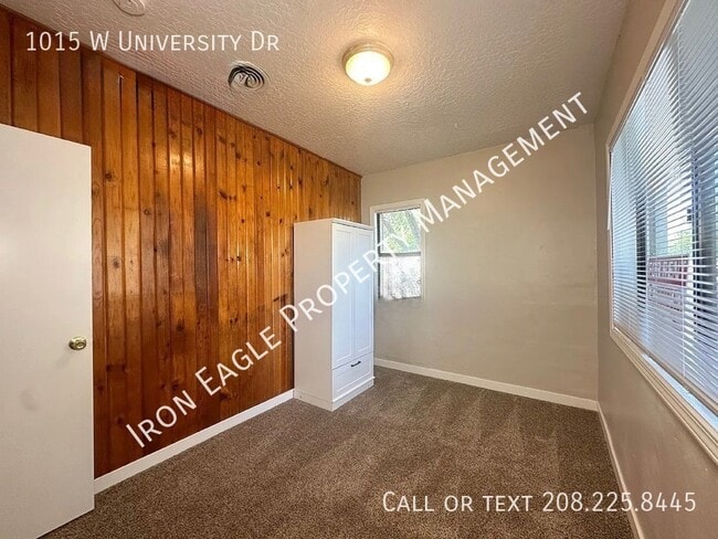 Photo - 1015 W University Dr