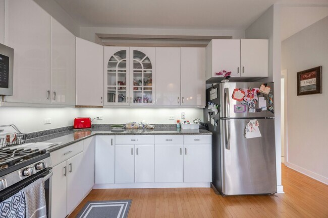 Photo - 1723 N Wood St