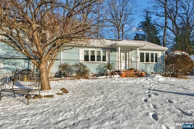 Building Photo - 13 Murray Rd