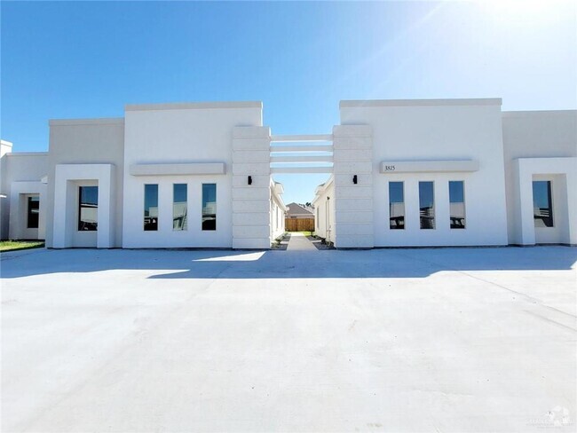 Building Photo - 3815 Las Vistas Ln Rental