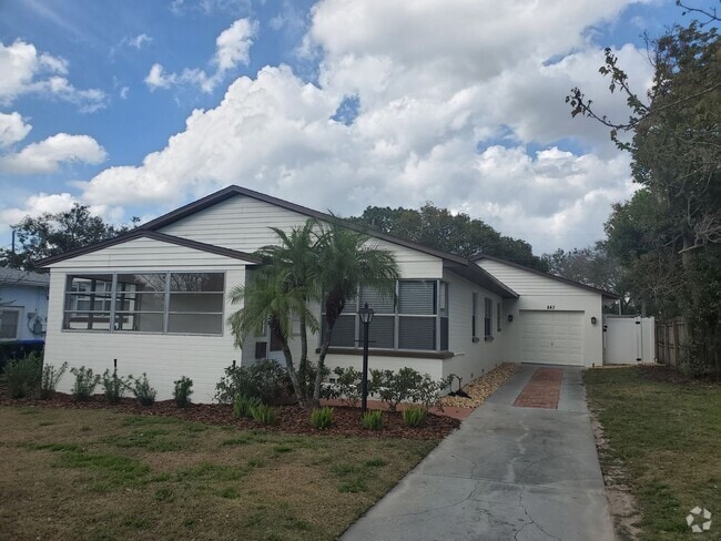 Building Photo - Renovated 3/2 North College Park Home with...