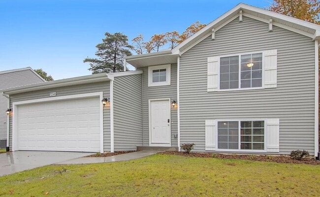 Building Photo - Newer Kentwood Home for Lease May 15 Occupancy!