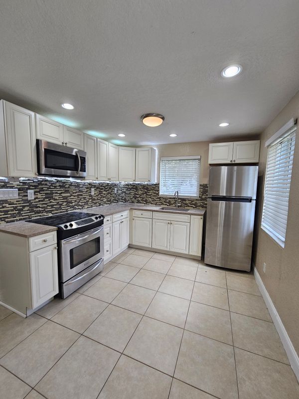 Photo - 2660 NE 18th St Unidad 2660