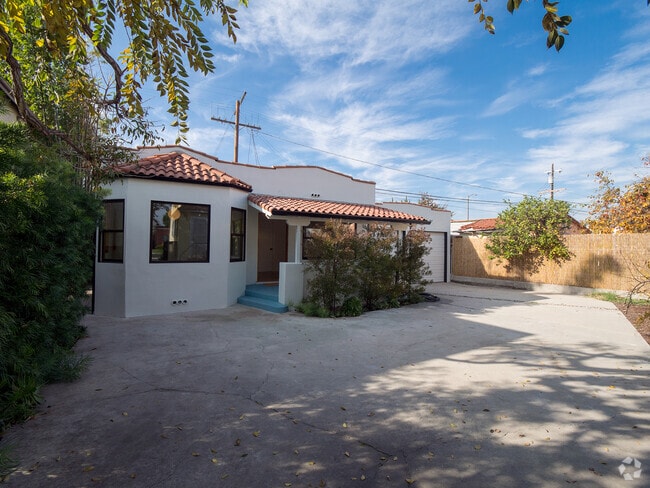Building Photo - 2907 1/2 12th Ave Rental