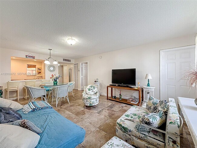 Photo - 410 SE 2nd St Unit 115