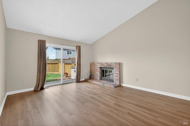 Photo - 4533 Hillview Ct