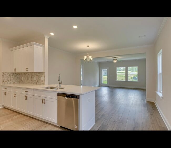 Photo - 9 Coslett Dr