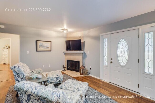 Photo - 419 E 2nd St