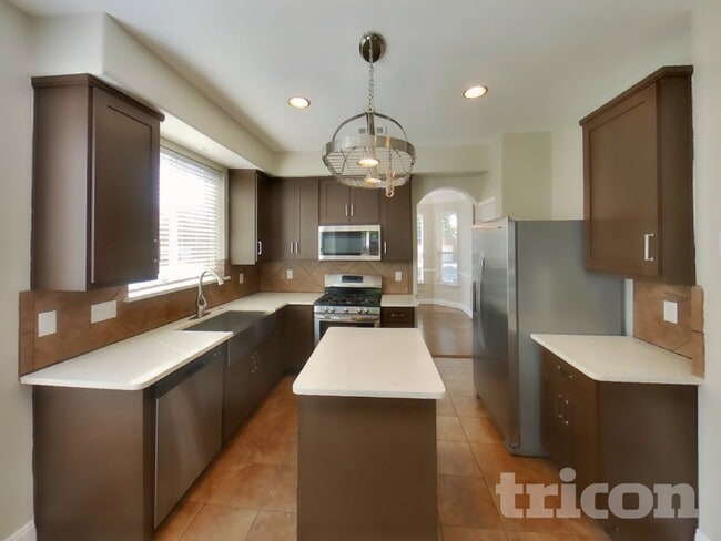 Photo - 704 Crockett Dr