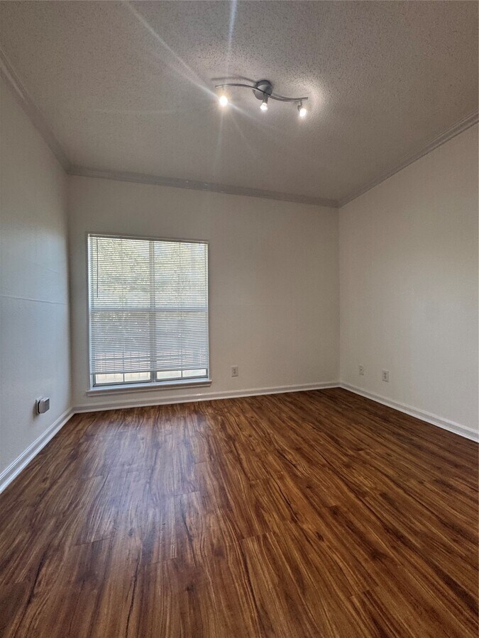 Photo - 921 Marine Dr Unidad 210