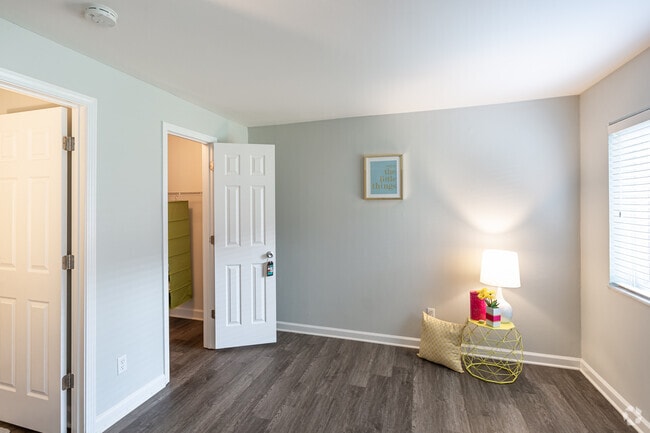 Studio - 486 SF