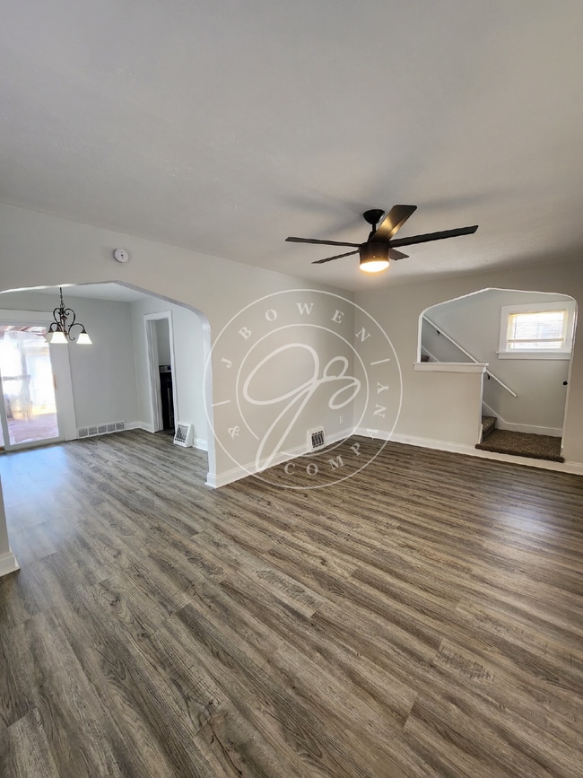 Photo - 2 bedroom with bonus partially finished basement in West Toledo