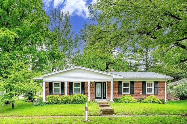 Building Photo - 3-Bedroom Home in Lindbergh School District Near Mercy St. Anthonys Hospital – Prime Location!