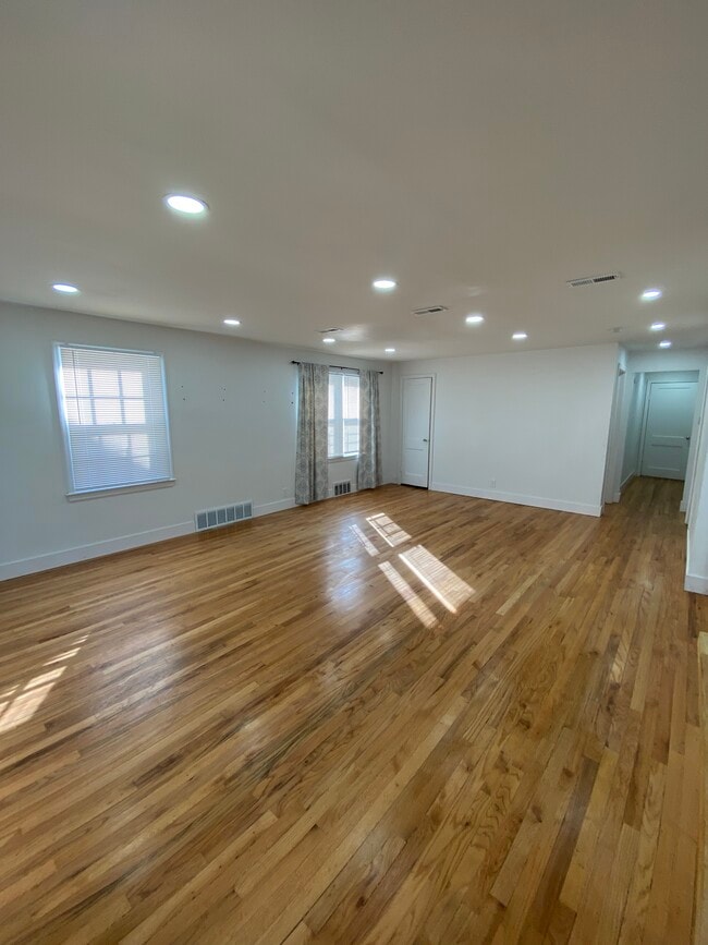 2536 W Paseo Blvd