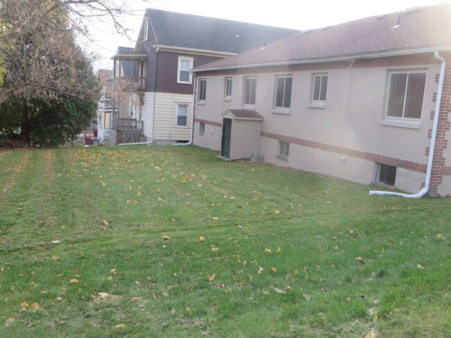 Patio interior - 411 Roosevelt Ave