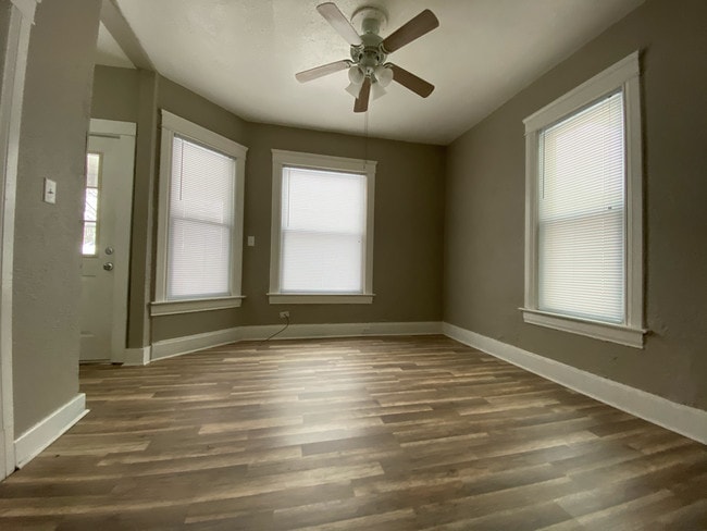 Photo - 510 W 7th St