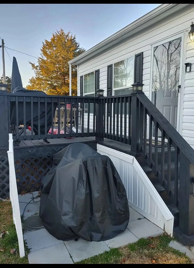 Photo - Room in House on Robin Ln