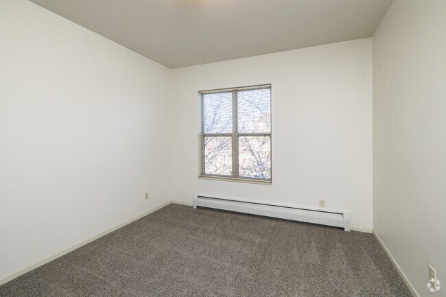 1BD, 1BA - 700SF - Bedroom