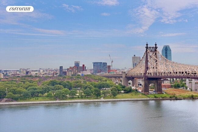 Photo - 415 E Main St