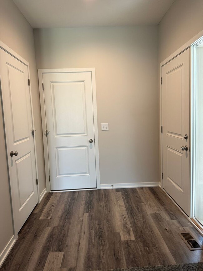 Photo - Ranch townhome with 2 stall garage. Spacio...