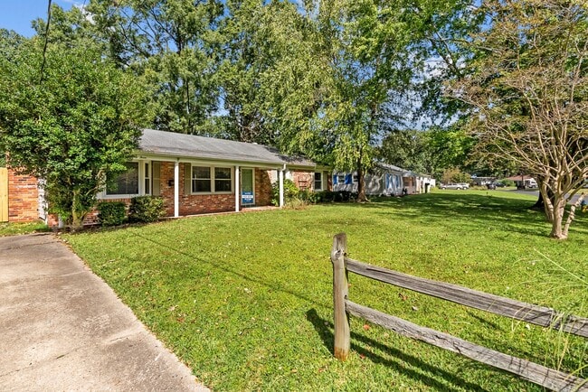 Photo - Great Location and Access to Interstate!