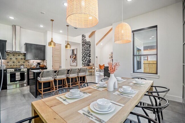 Photo - 207 Lockwood Dr