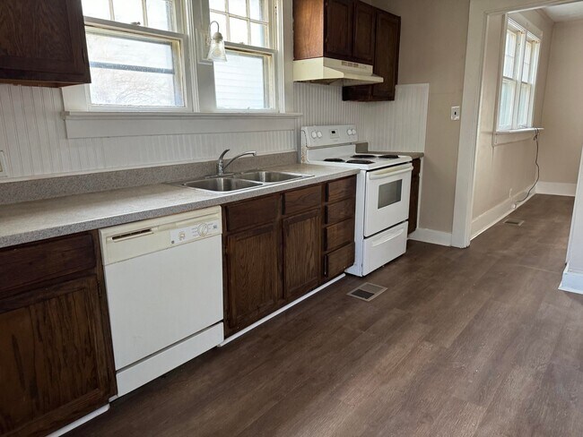 Photo - 805 Whitney Ave