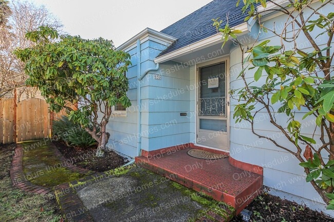 Photo - 930 SE 53rd Ave