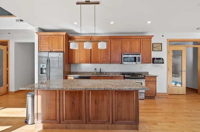 Photo - 3104 W Lake St Unit 405