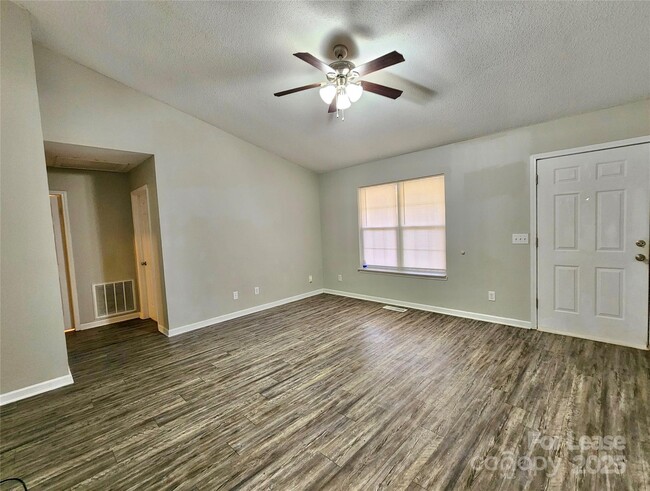 Photo - 209 Hickory Wood Dr