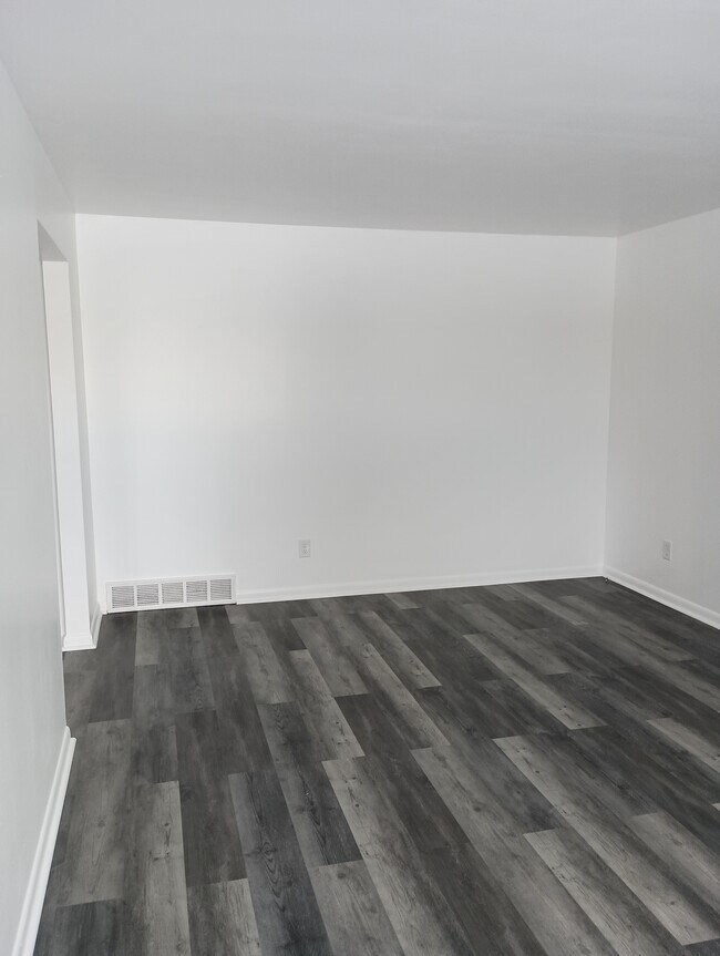 1A Saybrook Dr Unit 1A