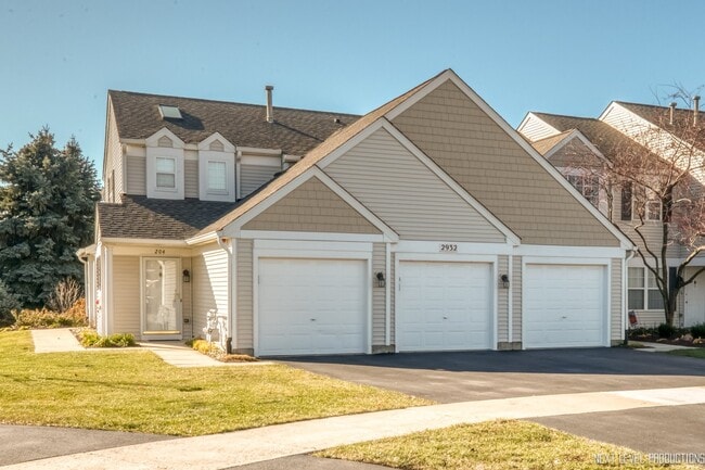 Building Photo - 2932 Bartlett Ct Unit 104