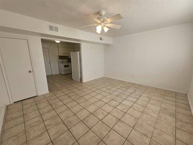 Photo - 2631 SW H Ave